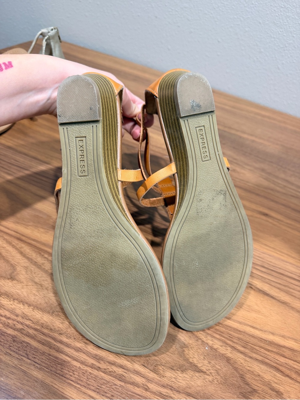 Express Tan Strappy Toe-Loop Sandals - Picture 3 of 4